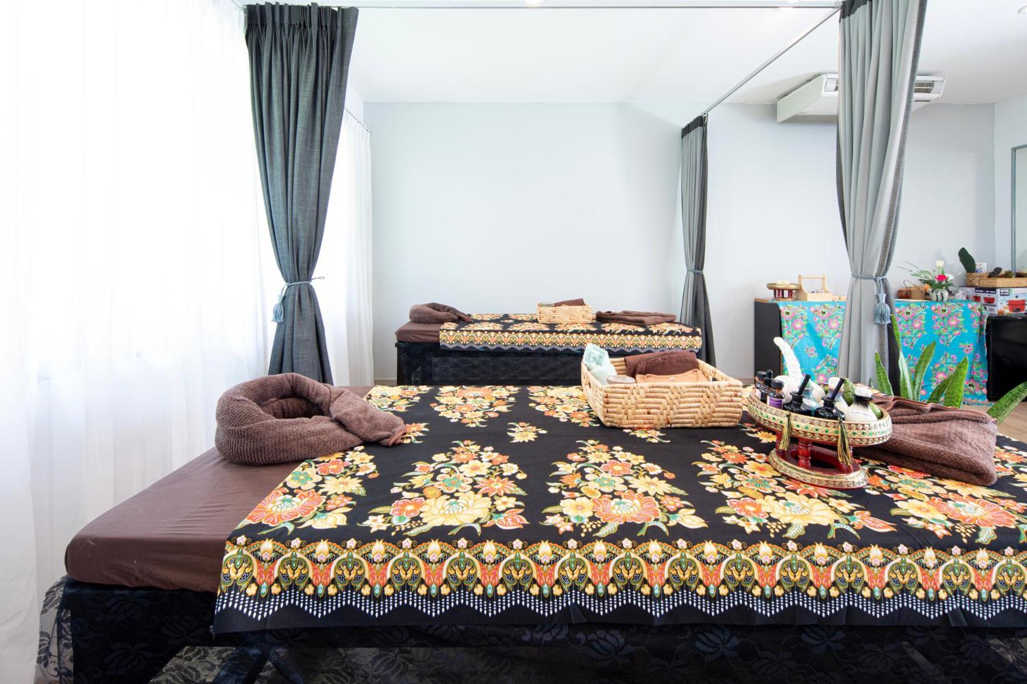 Craft Resort & Villas, Phuket Town Exterior photo Thai massage bed