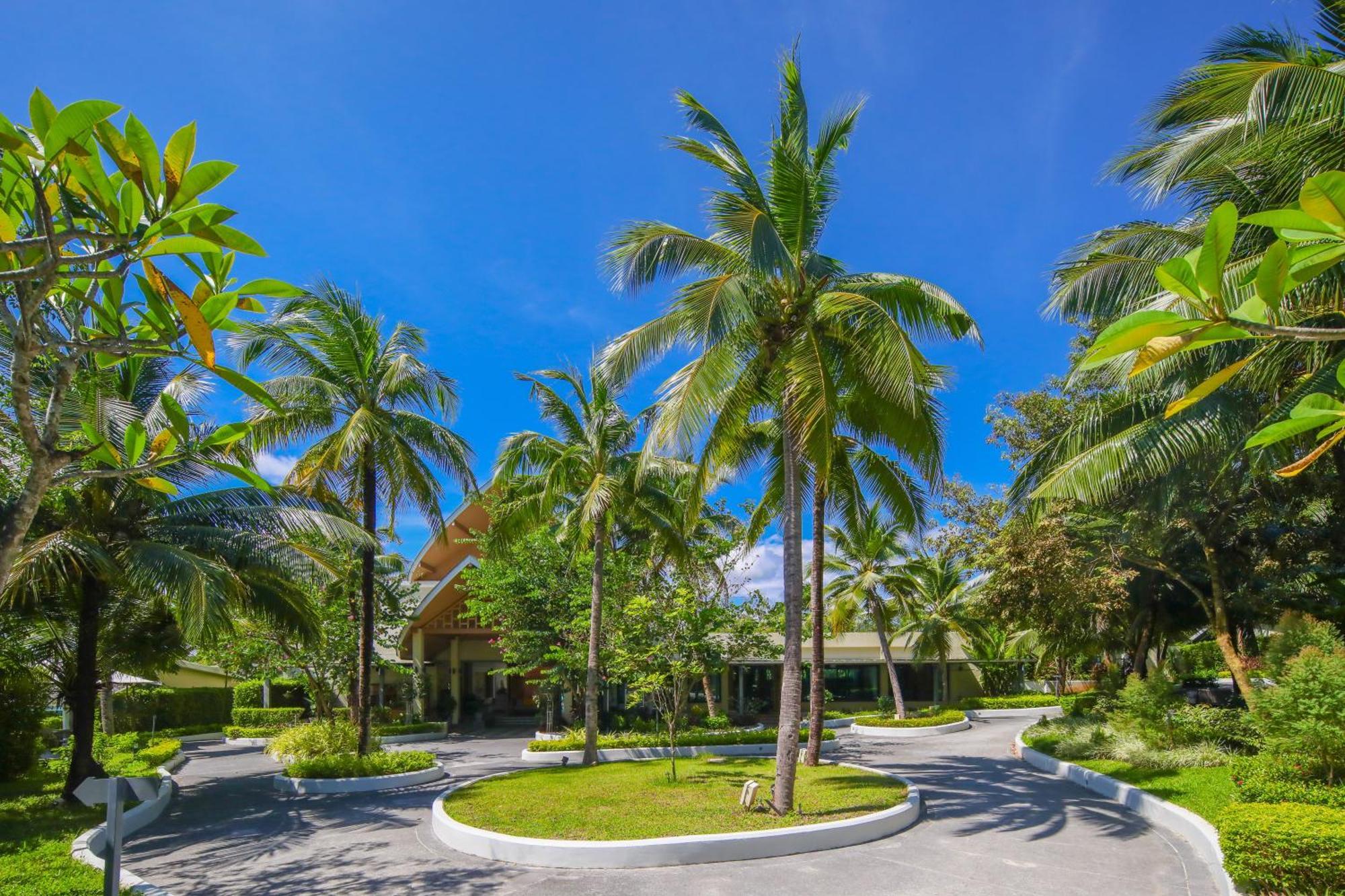 Craft Resort & Villas, Phuket Town Exterior photo The resort's main entrance