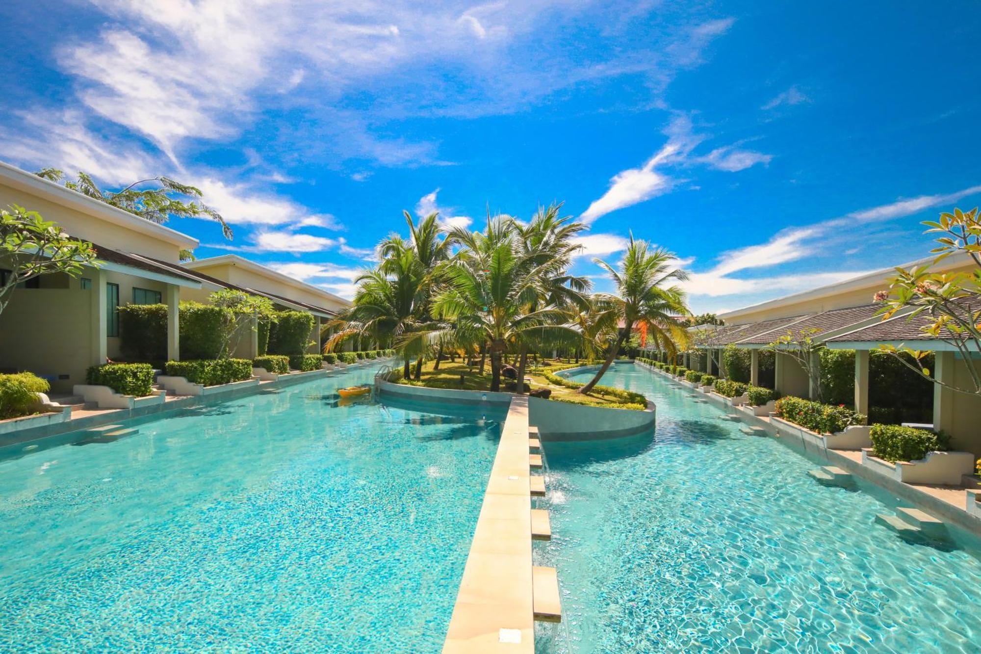 Craft Resort & Villas, Phuket Town Exterior photo The swimming pool at the resort